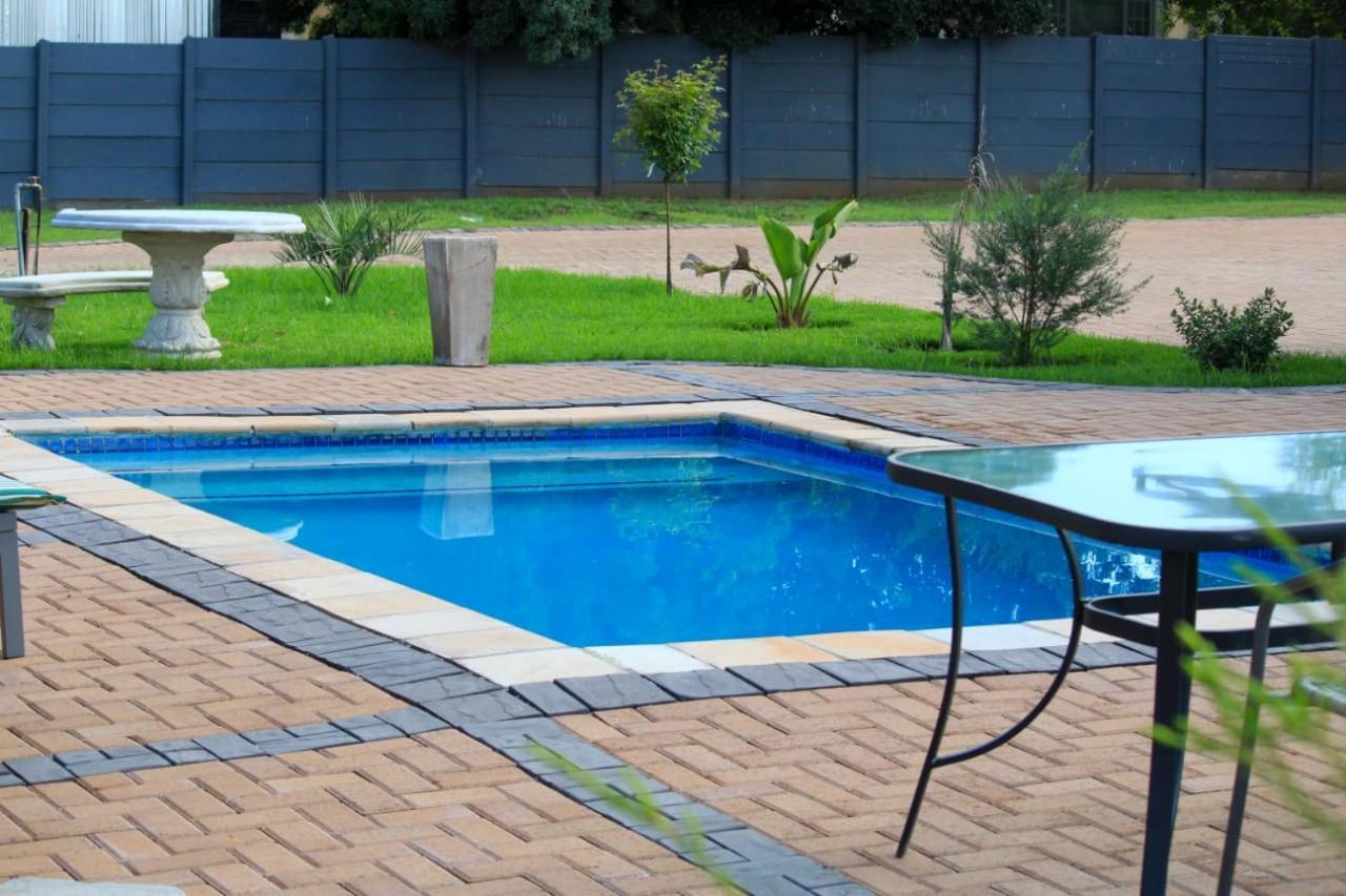 Tranquility Guesthouse Standerton Ngoại thất bức ảnh